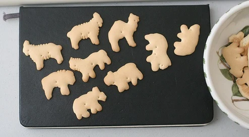 ANIMAL CRACKER