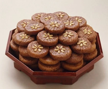 YAKGWA: KOREAN HONEY COOKIE