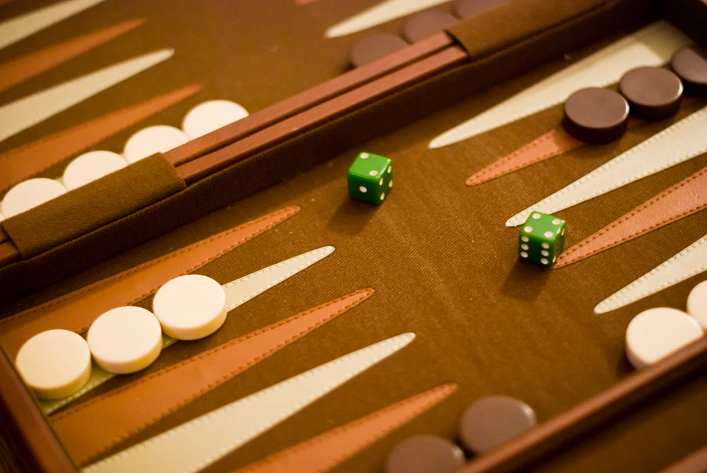 BACKGAMMON