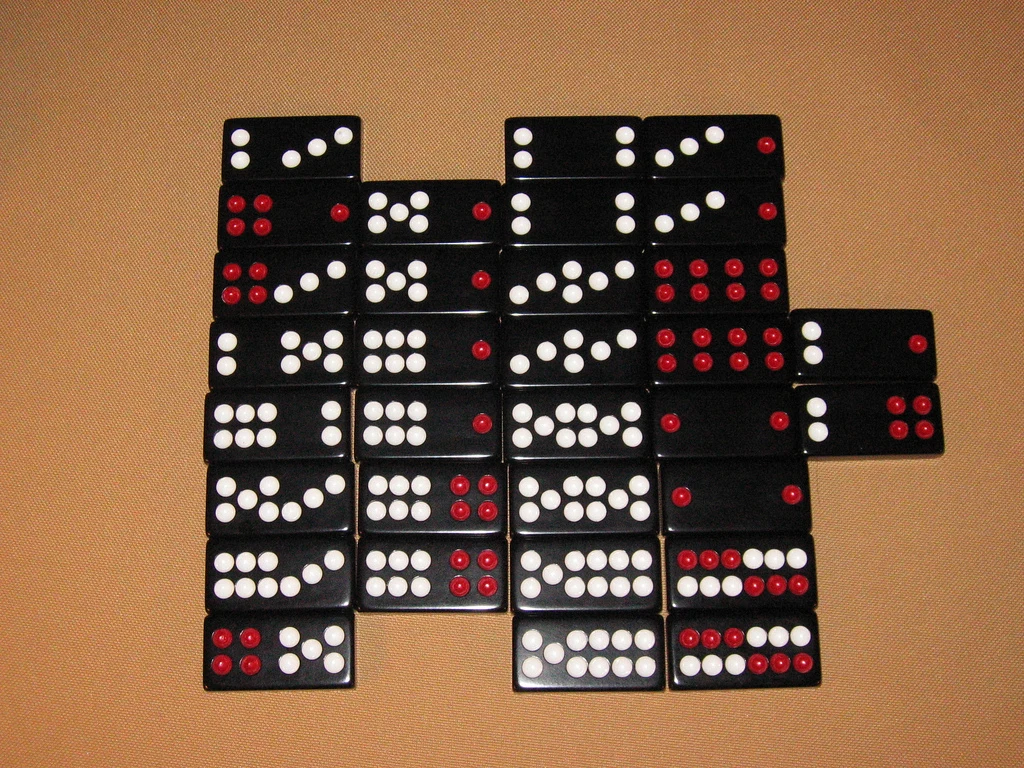 Dominoes